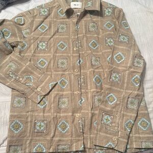 Men’s Large NN. 07 shirt